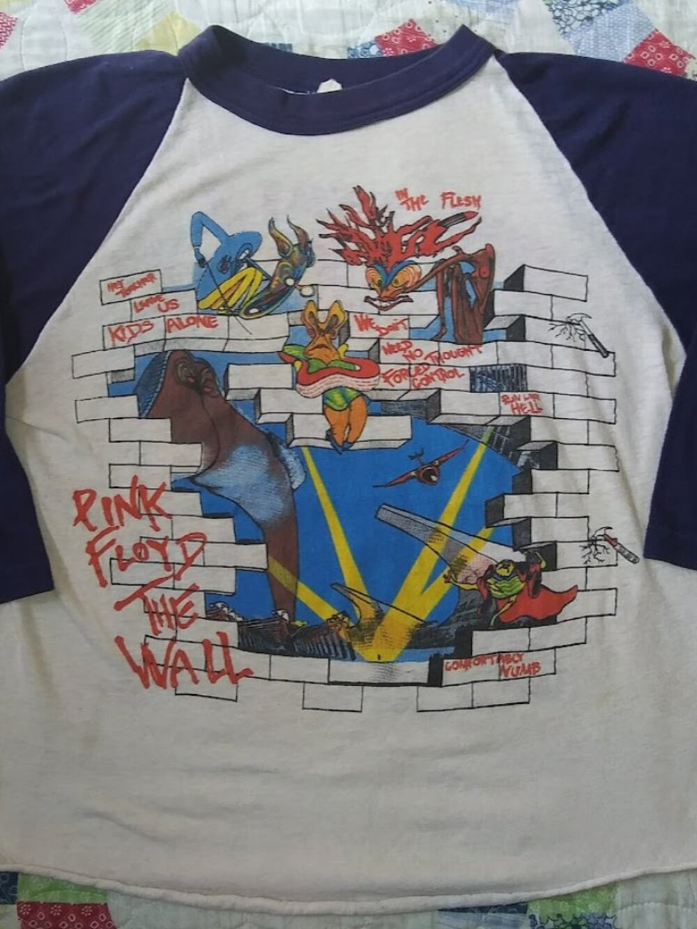 Vintage Rare Pink Floyd 1980 The Wall Medium T-shirt